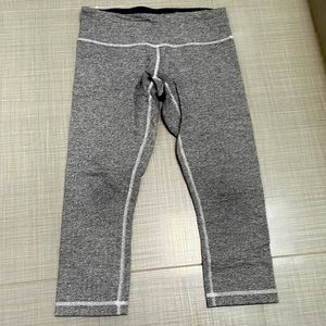 Lululemon herringbone Capri leggings